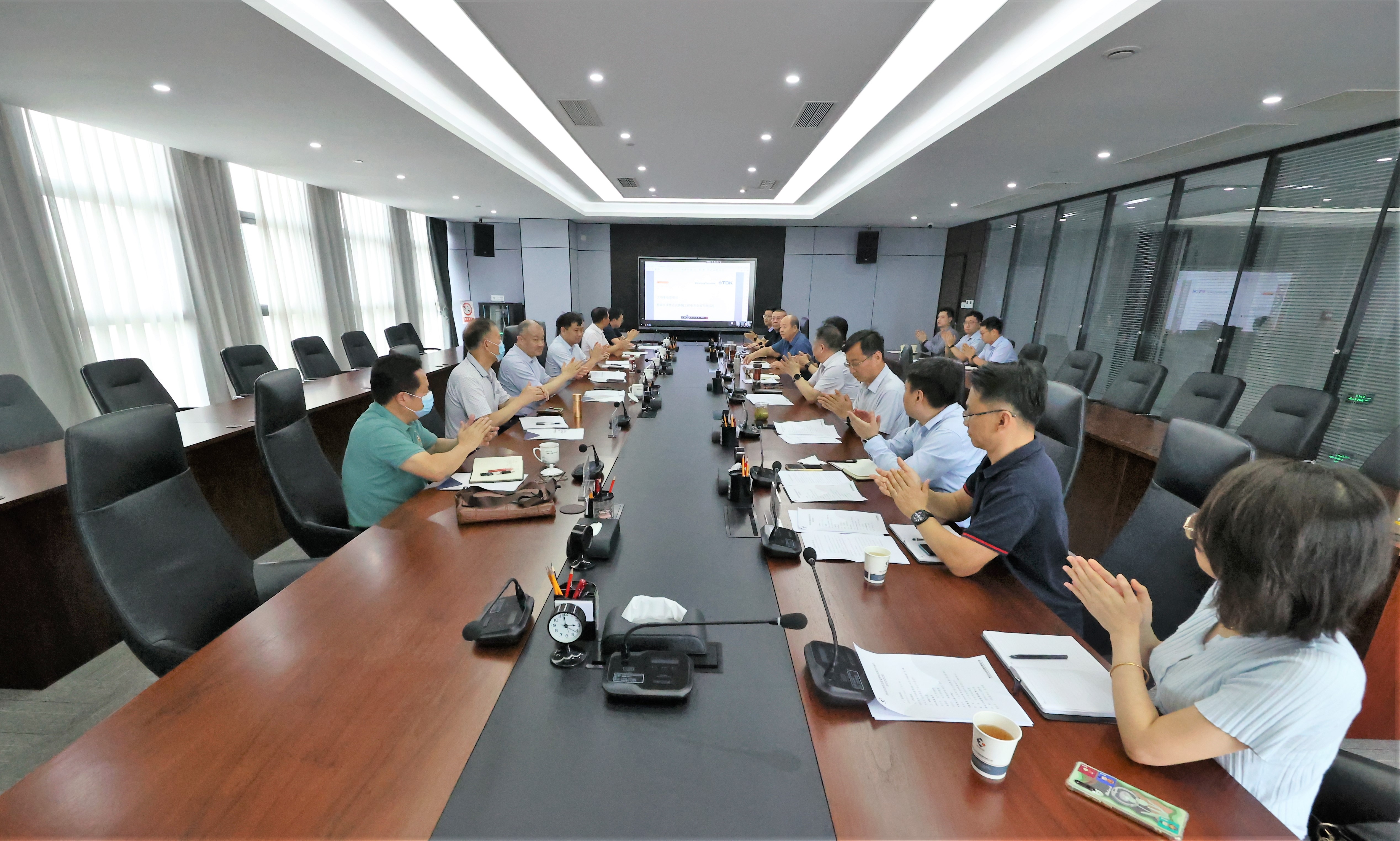PG电子游戏集团召开产业合作项目专题钻研会