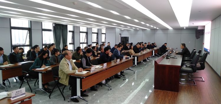 集团公司进行第一期“部长业务工作领导讲座”